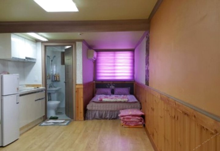 泰安郡GomseomArasol度假屋(Gomseom Arasol Pension Taean)