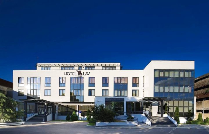 Hotel Lav Vukovar