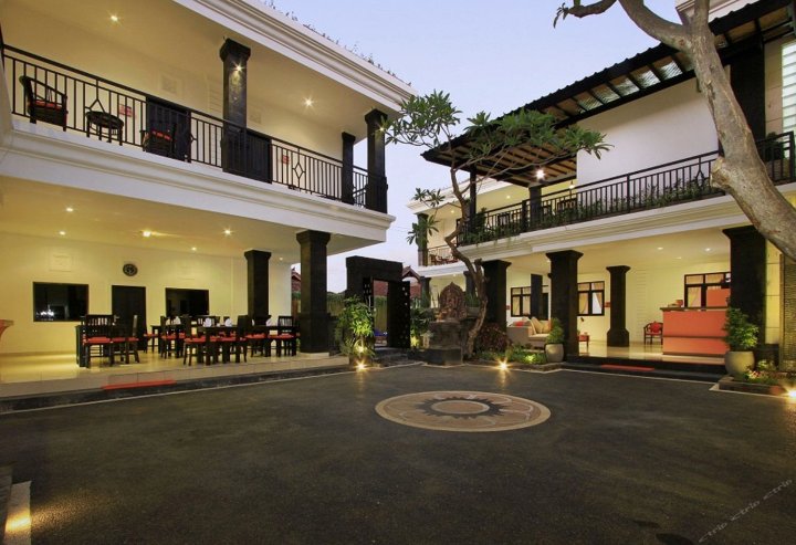 巴厘岛库布安雅酒店(Kubu Anyar Hotel Bali)