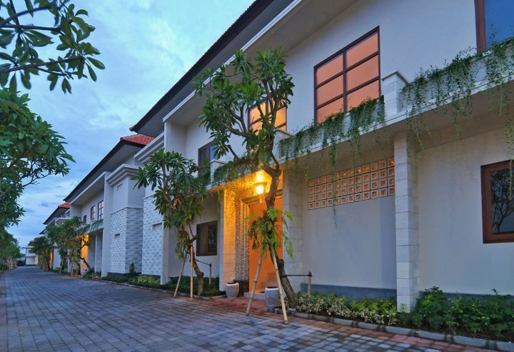 塔曼阿玉联排别墅酒店(Taman Ayu Town House)