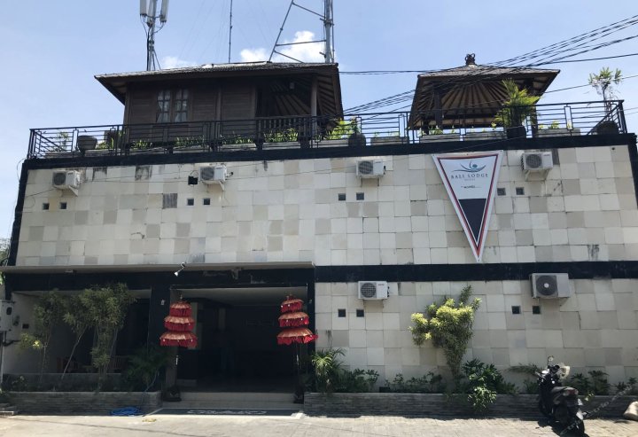 巴厘岛庭格莱吉安纳库拉帝姆标准酒店(Tinggal Standard at Legian Nakula Timur Bali)