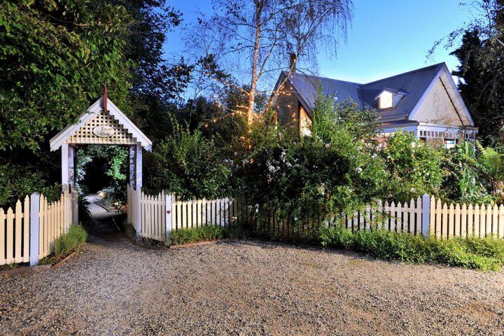 金布鲁克住宿加早餐旅馆(Kookaburra Cottage Gembrook)