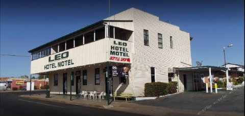 克莱蒙特莱昂汽车旅馆(Leo Hotel Motel)