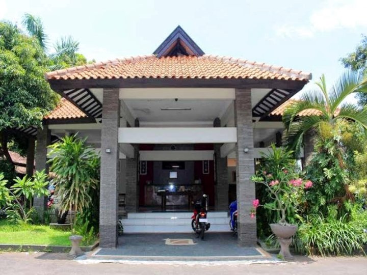 丹绒阿斯里酒店(Hotel Tanjung Asri)