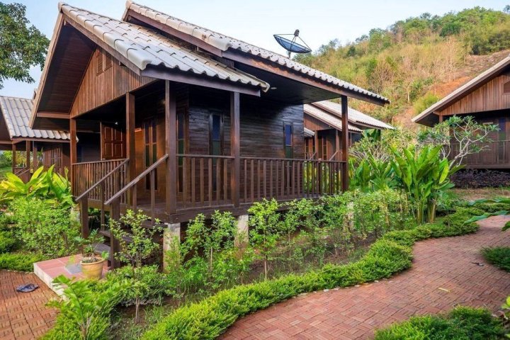 莱普查特家庭旅馆(Rai Phuchat Homestay)