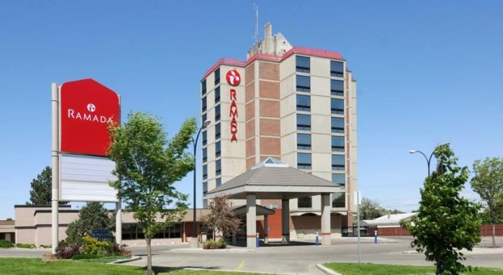 莱斯布里奇华美达酒店(Ramada by Wyndham Lethbridge)