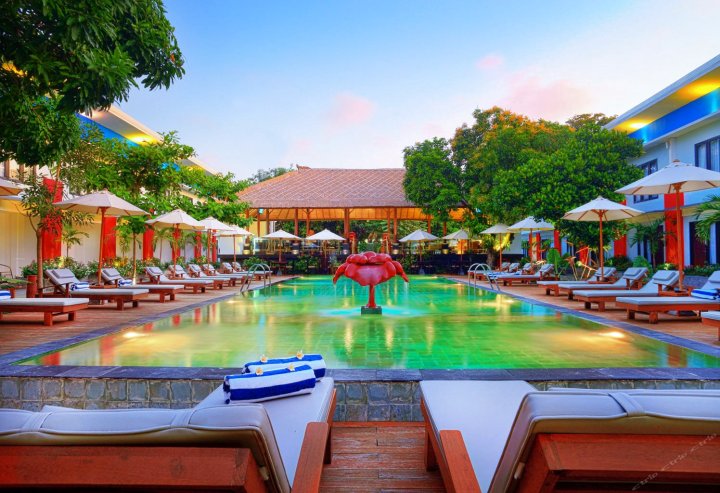 库塔巴厘岛奥兹酒店(Ozz Hotel - Kuta Bali)