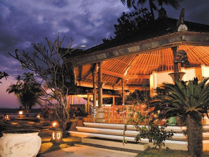 卡迪达萨普里巴古斯酒店(Puri Bagus Candidasa)