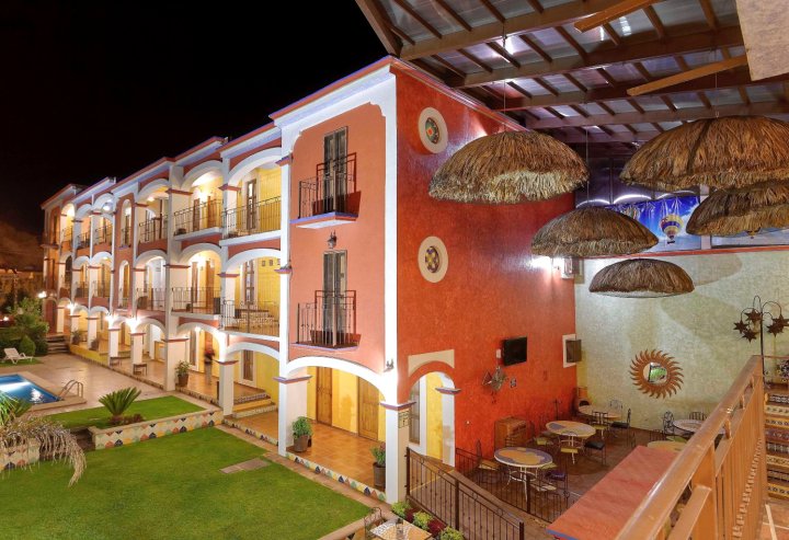特基斯基亚潘卡索娜酒店(La Casona Tequisquiapan Hotel & Spa)