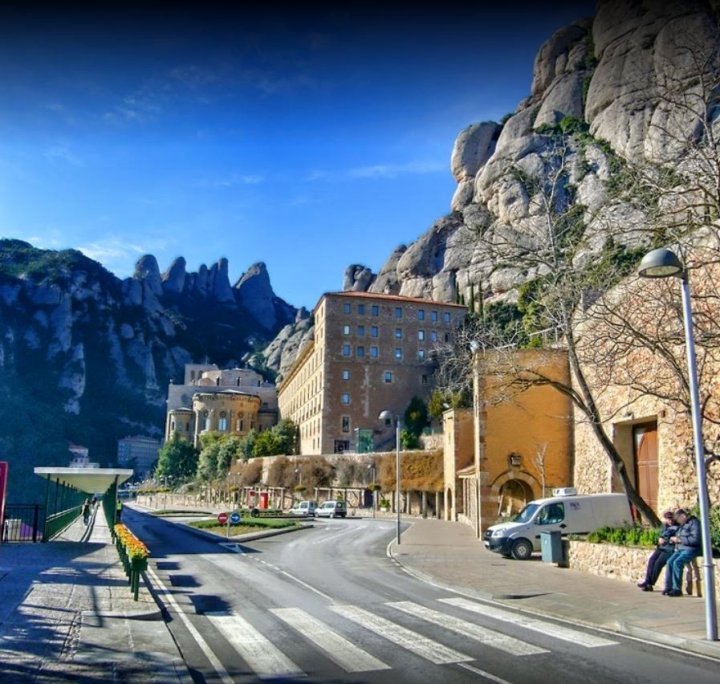 阿巴特西斯内罗斯蒙特塞拉特酒店(Hotel Abat Cisneros Montserrat)
