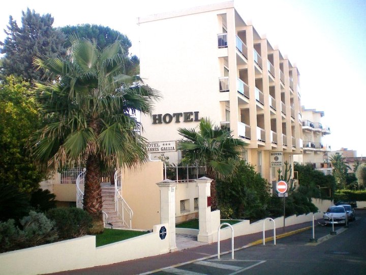迦纳加利亚酒店(Hôtel Gallia Cannes)