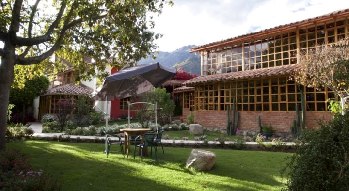 爱奥拉那乌鲁班巴酒店(Iorana Urubamba Hotel)