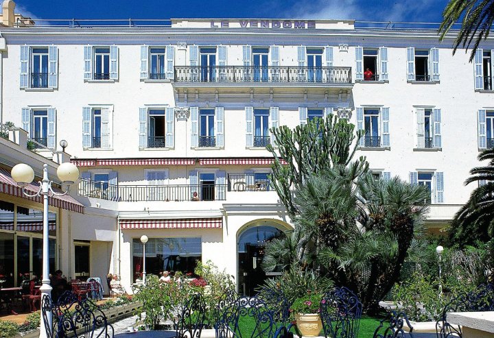 芒通旺多姆酒店(Hôtel Menton le Vendôme)