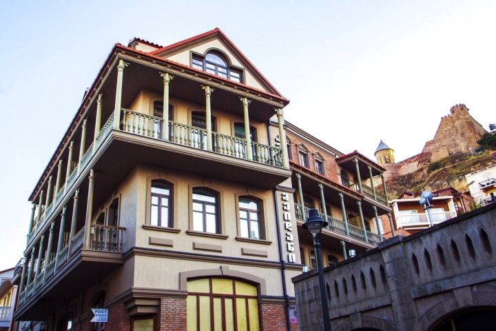 欧德美丹第比利斯酒店(Old Meidan Tbilisi By Urban Hotels)