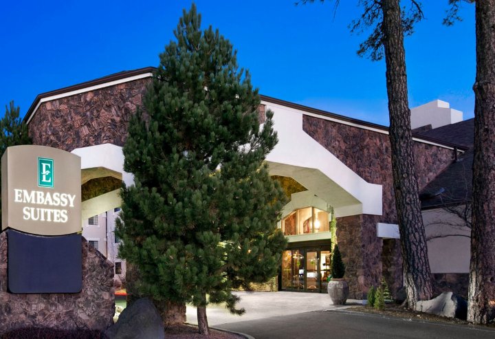 弗拉格斯塔夫希尔顿安泊酒店(Embassy Suites by Hilton Flagstaff)