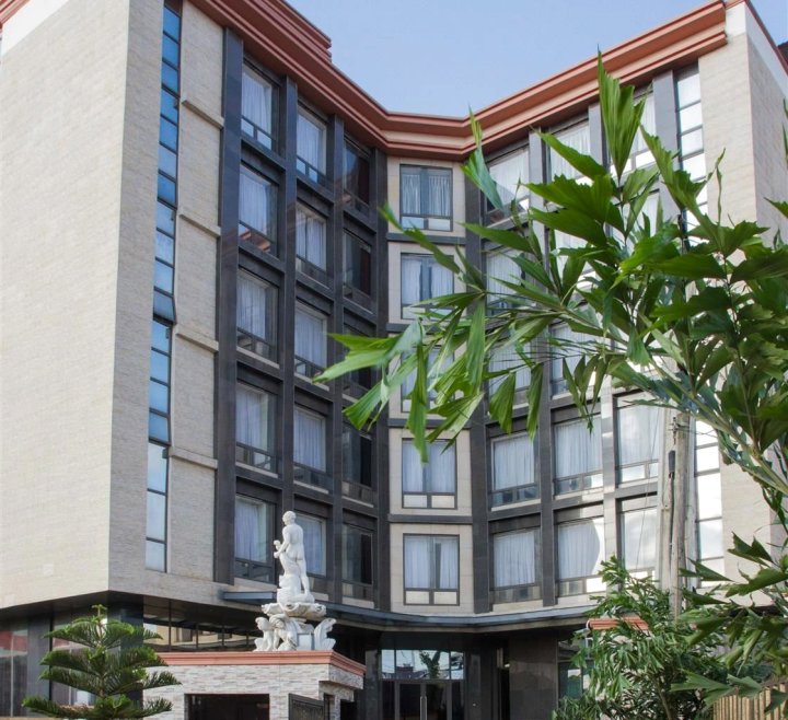 拉各斯机场金色郁金香基本酒店(Golden Tulip Essential Lagos Airport Hotel)