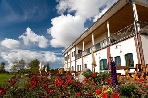 伊利亚阿穆尔酒店(Hotel im Golfpark Strelasund)