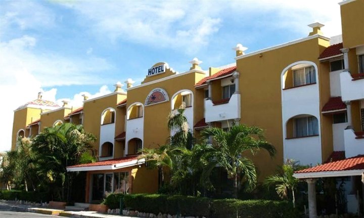 坎昆中心套房(Suites Cancun Center)