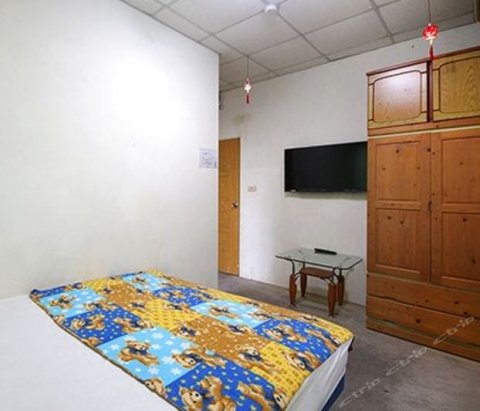 新北市岭脚火车站民宿(Lingjiao Station Bed and Breakfast)