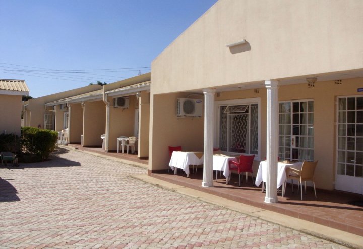 卢萨卡莫斯奥顿亚行政旅馆(Lusaka Mosi-O-Tunya Executive Lodge)