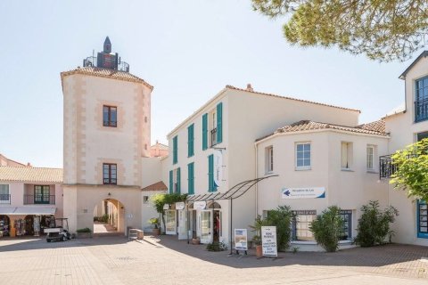 博迦奈迈瓦独特住宅酒店(Residence Port Bourgenay - Maeva Home)