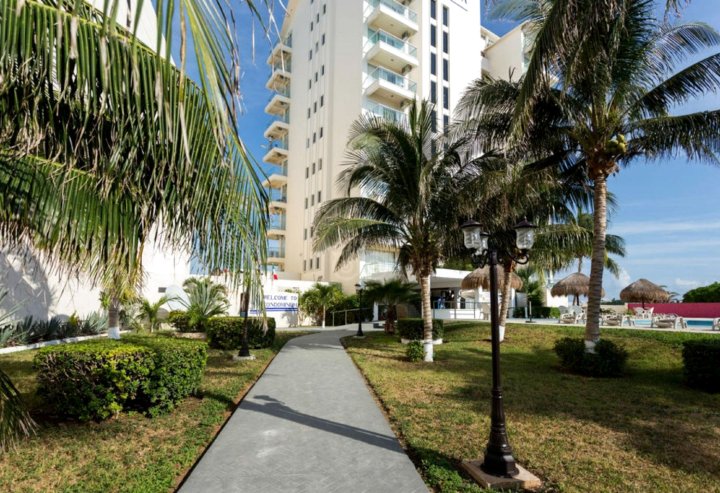 西尔维亚坎昆公寓酒店(Salvia Cancun Aparts)
