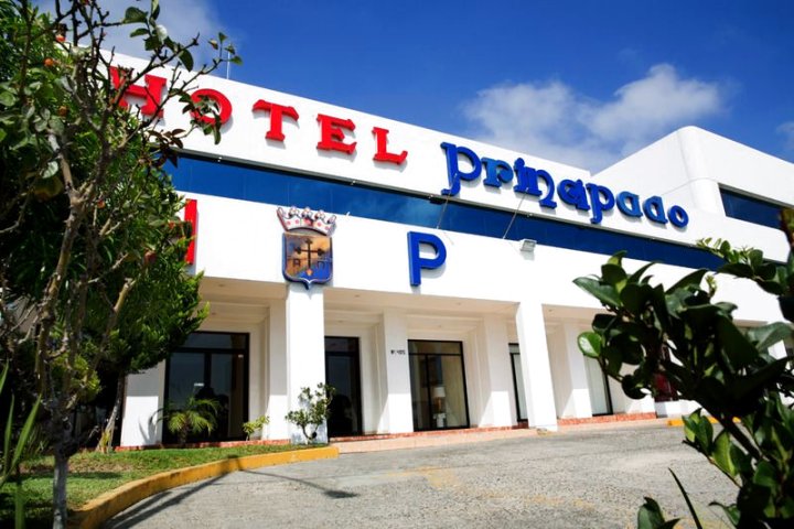 普林斯帕多提华纳左娜阿罗托酒店(Hotel Principado Tijuana Aeropuerto)