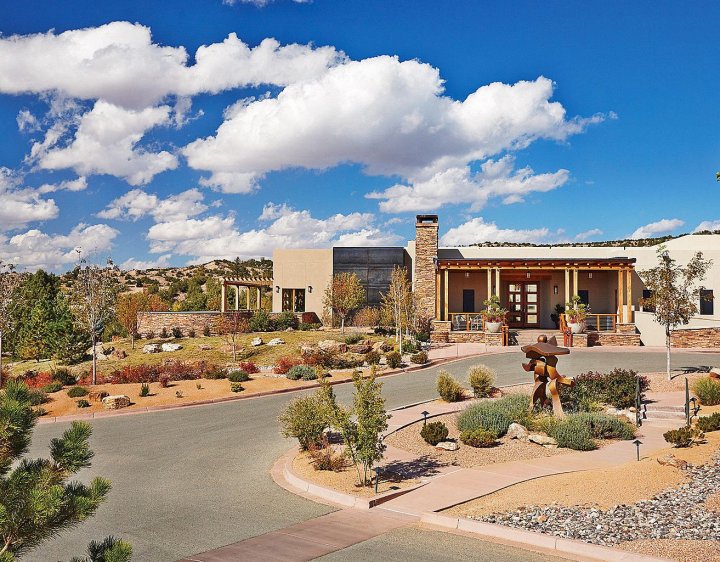 圣达菲恩坎塔牧场四季酒店(Four Seasons Resort Rancho Encantado Santa Fe)