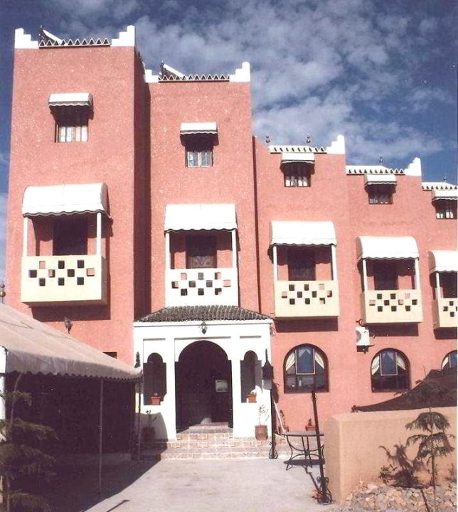 爱斯福里亚德威尔中央酒店(Well Center Riad Auberge Assounfou)
