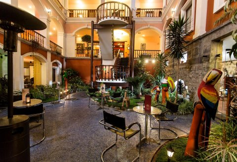 安达卢斯露台酒店(Hotel Patio Andaluz)