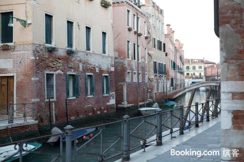 威尼斯双年展公寓(Venice Biennale)