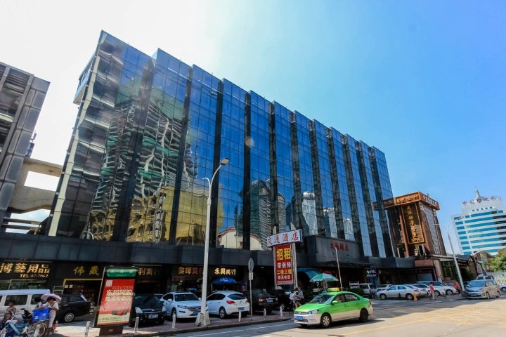 新濠润假日酒店(珠海拱北口岸店)
