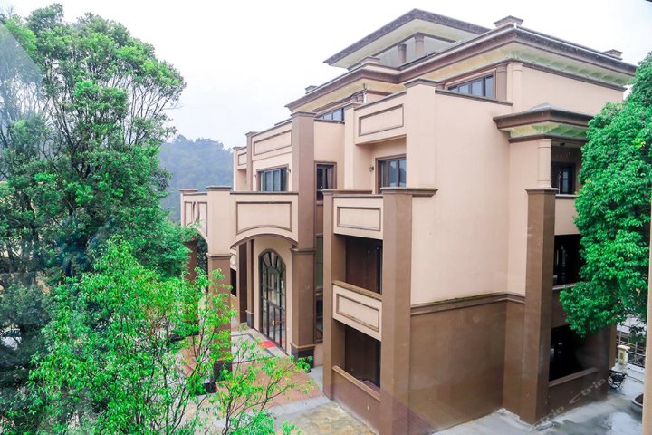龙门南昆山石河奇观度假山庄