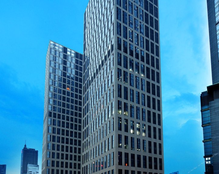 一呆公寓(广州东站保利中汇店)