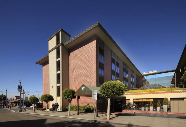 渔人码头假日酒店(Holiday Inn Fisherman's Wharf)
