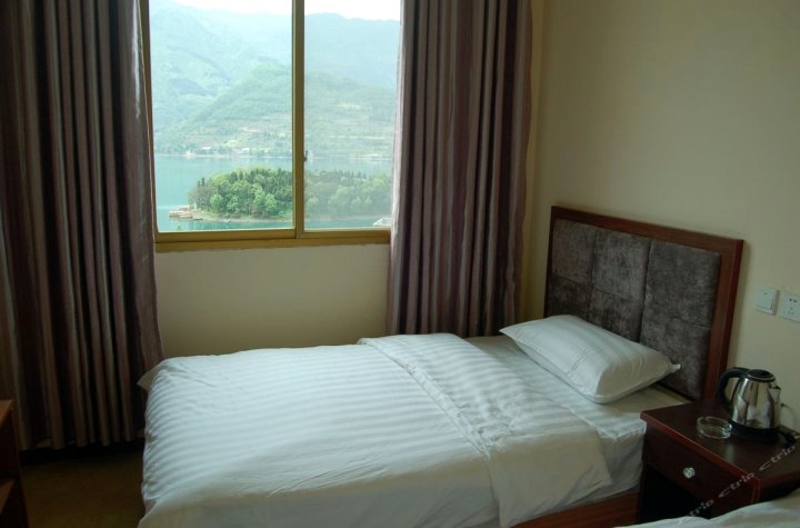 凉山马湖骏景酒店