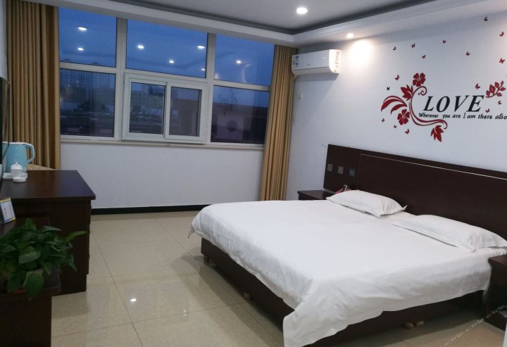 平山朗逸快捷酒店