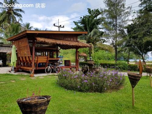 桑提苏克度假村(Suntisook Resort)