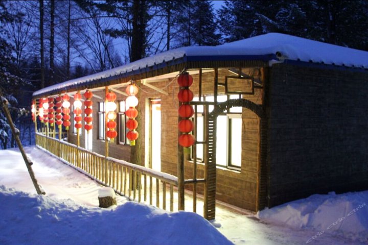 长白山林园百味果松村农家院