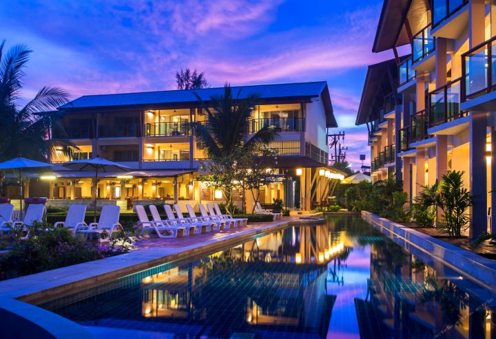 甲米兰塔岛普拉海滩度假酒店(Lanta Pura Beach Resort)