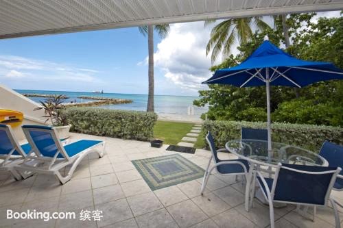 开曼别墅日落湾酒店(Sunset Cove by Cayman Villas)