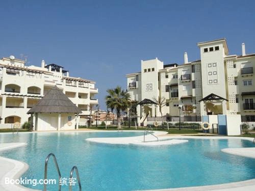 2108-Nice apt with pool close from beach and bars