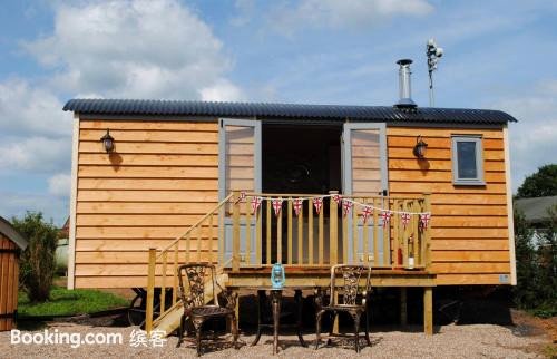 The Little John Petite Cosy Cabin at Fairview Farm Nottingham Set in 88 Acres