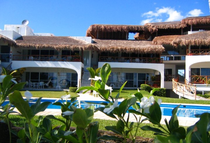 拉斯艾库玛尔别墅酒店(Las Villas Akumal)
