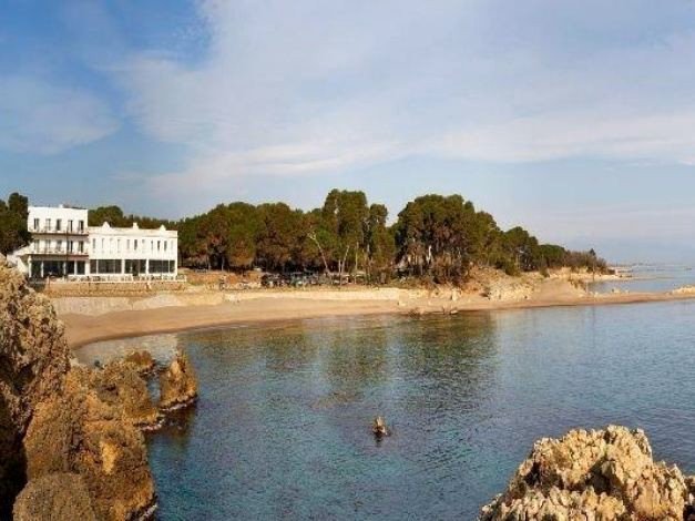 安普利耶斯旅馆(Hostal Spa Empúries)