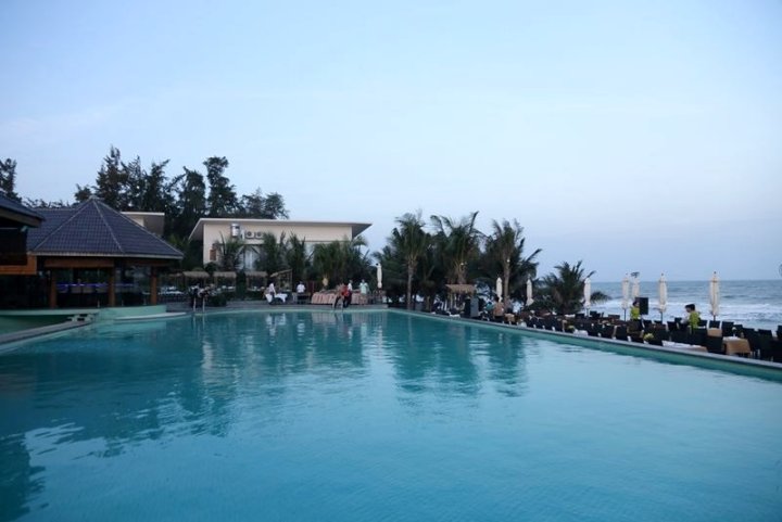 太阳别墅海滩度假村及水疗中心(Villa Del Sol Beach Resort & Spa)