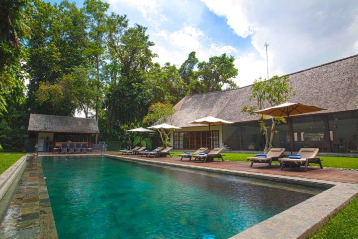 巴厘岛提尔塔达利别墅(Villa Tirtadari Bali)