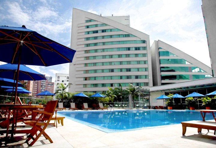 圣费尔南多广场酒店(Hotel San Fernando Plaza)