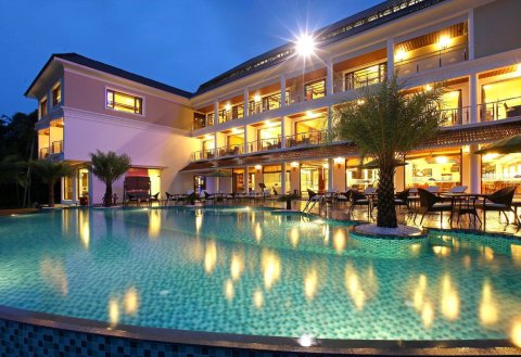 特里凡德琅湖畔皇宫酒店(Lake Palace Hotel Trivandrum)
