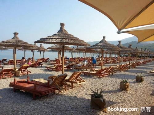 Radhima Beach Apartment-Tirana Resort